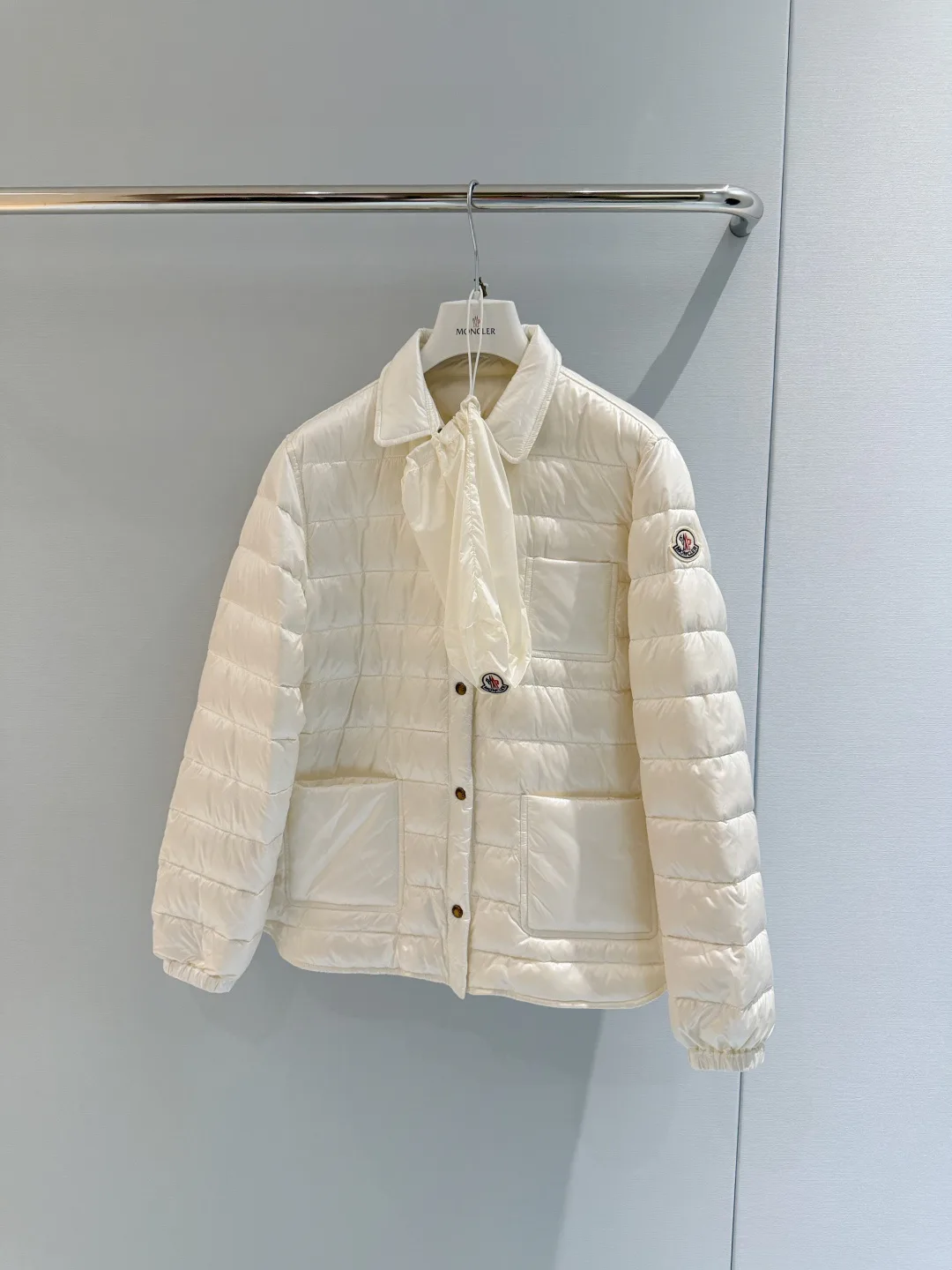 Women's Jackets And Down Jackets MONCLER 18439953