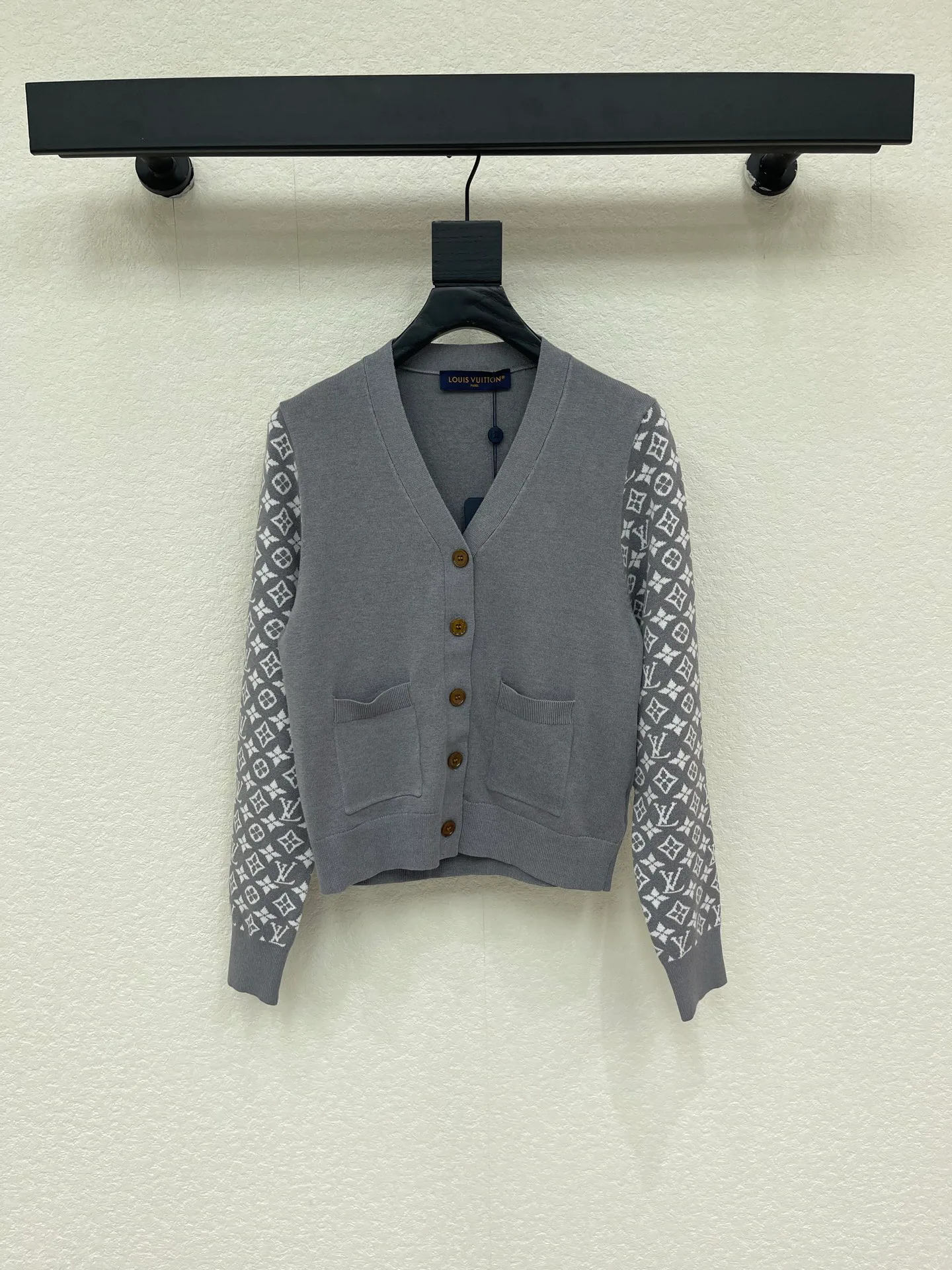 Women's Jumpers And Sweaters LOUIS VUITTON 18031048
