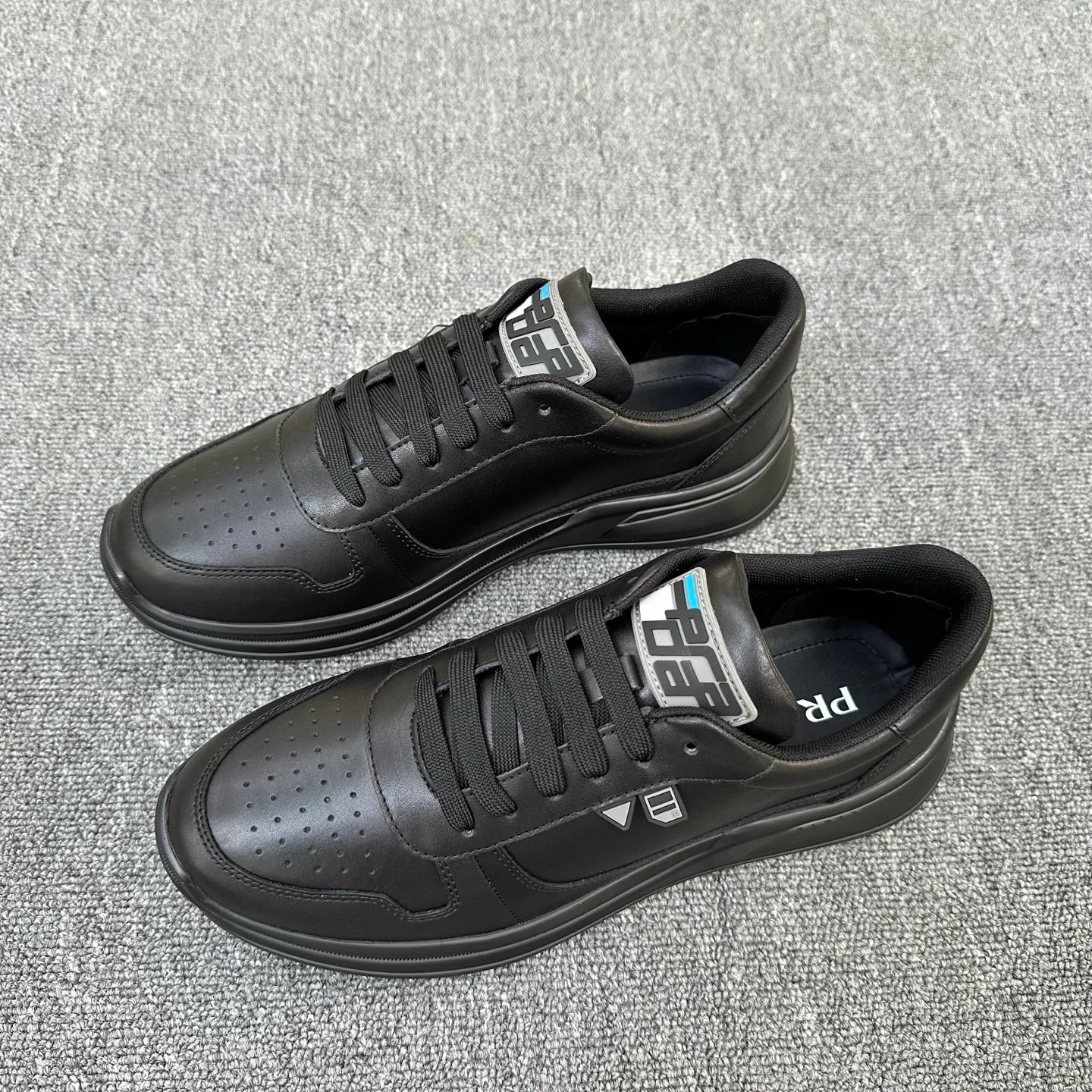 Men's Sneakers PRADA 18076339