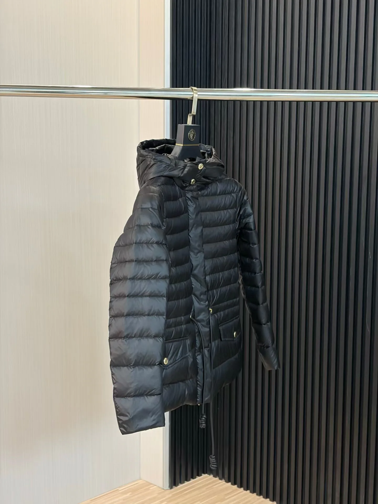 Women's Jackets And Down Jackets MONCLER 17855371