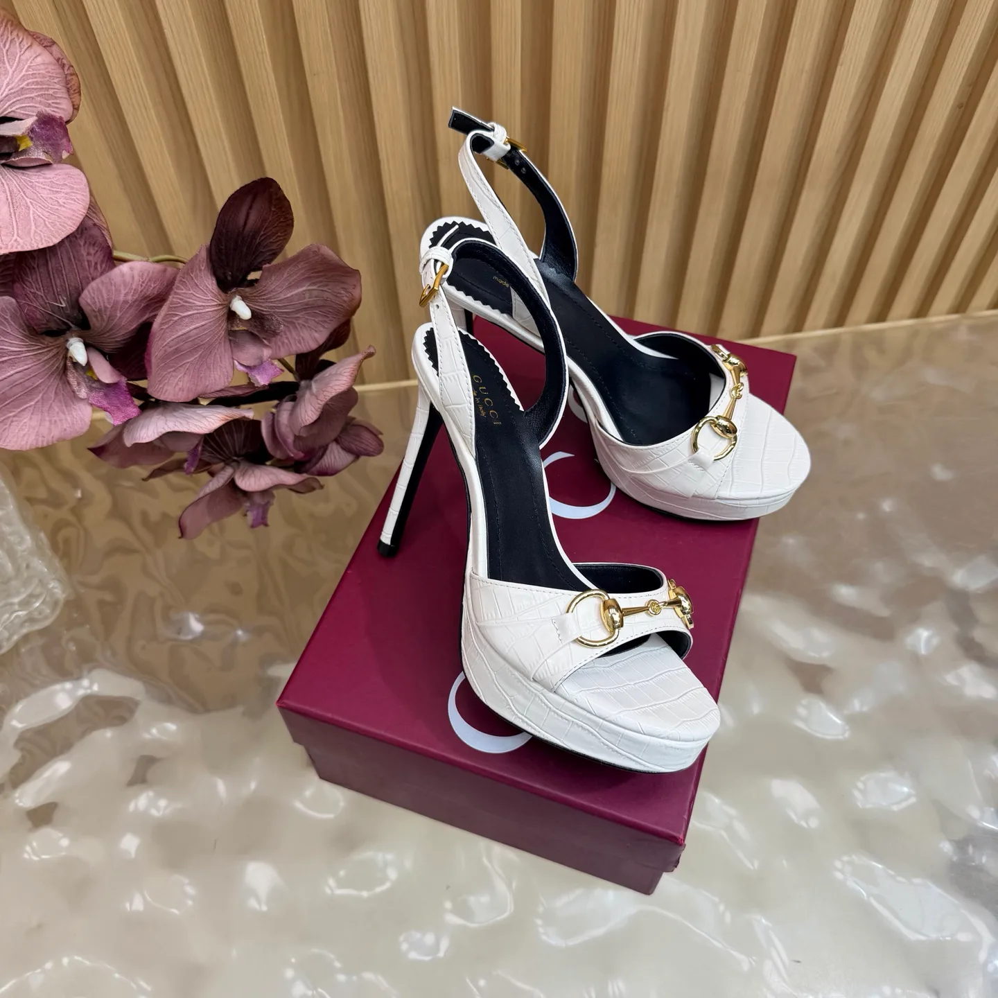 Women's Open-Toe Sandals GUCCI 17467489