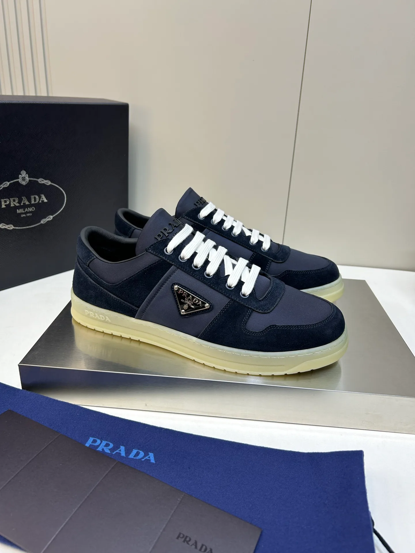Men's Sneakers PRADA 18267436
