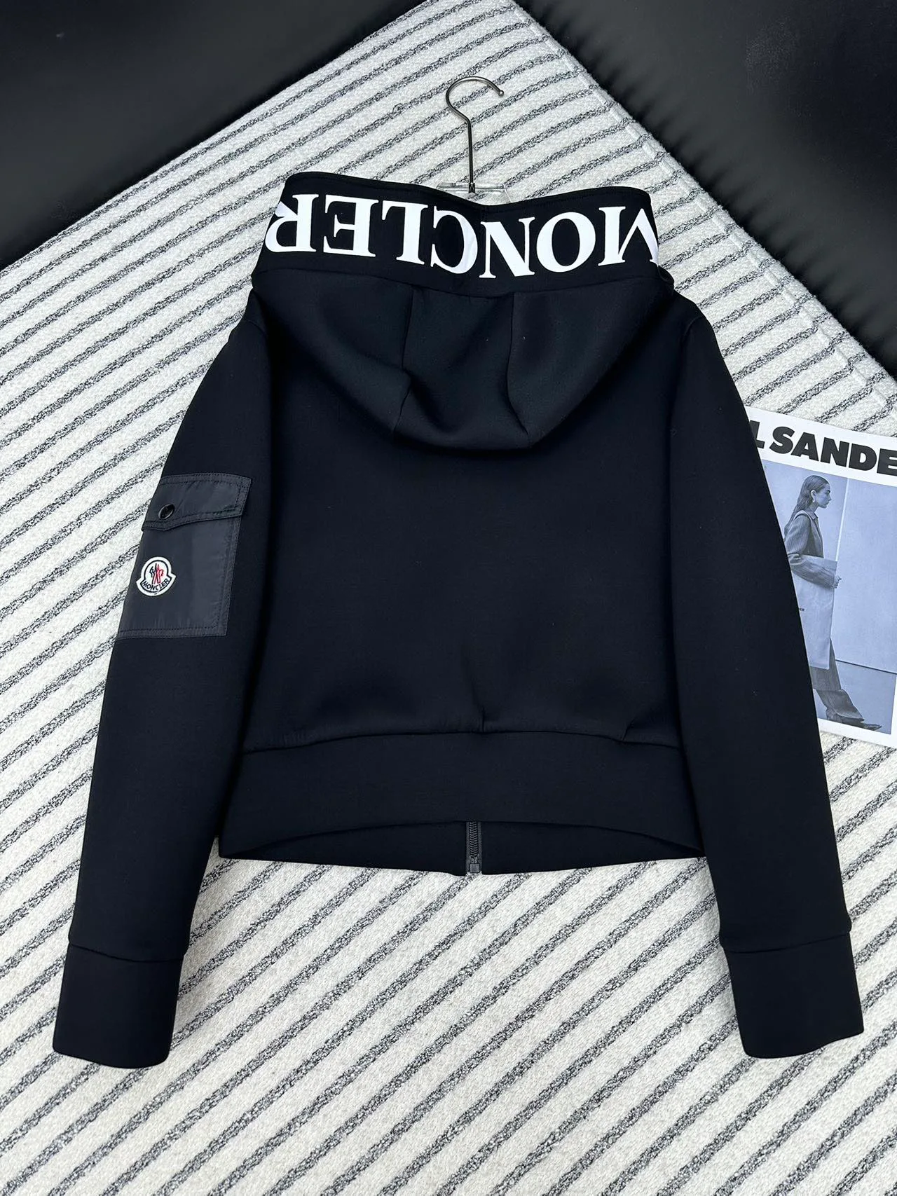 Women's Jackets And Down Jackets MONCLER 17898979