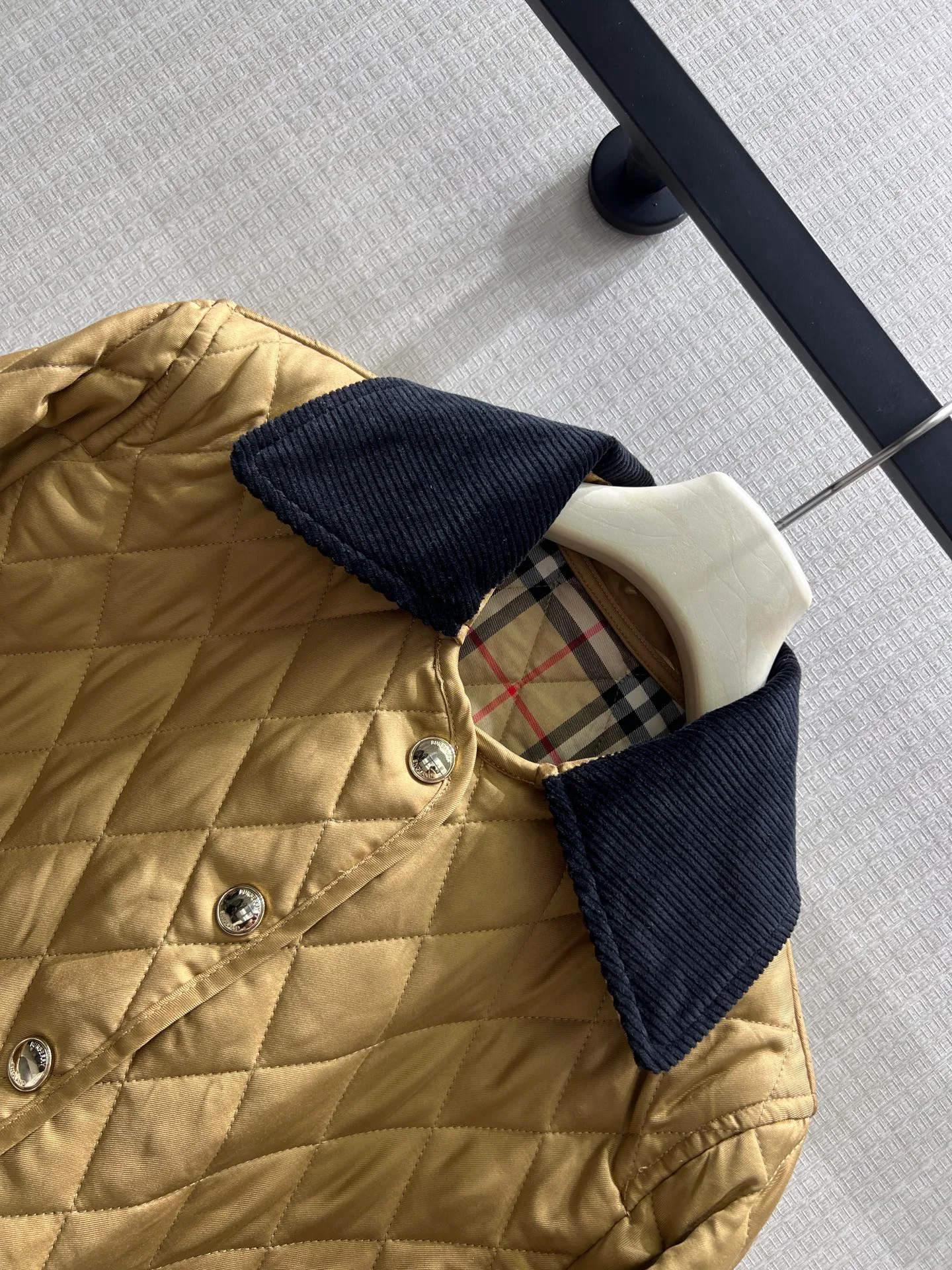 Women's Jackets And Down Jackets BURBERRY 18094605