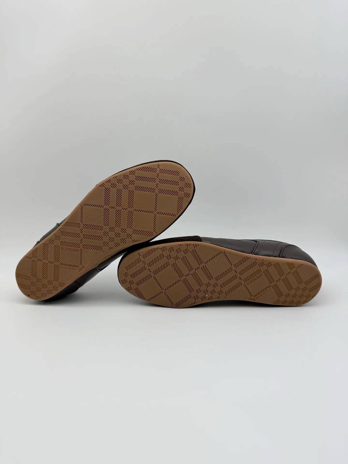 Кроссовки Женские Burberry 18589207