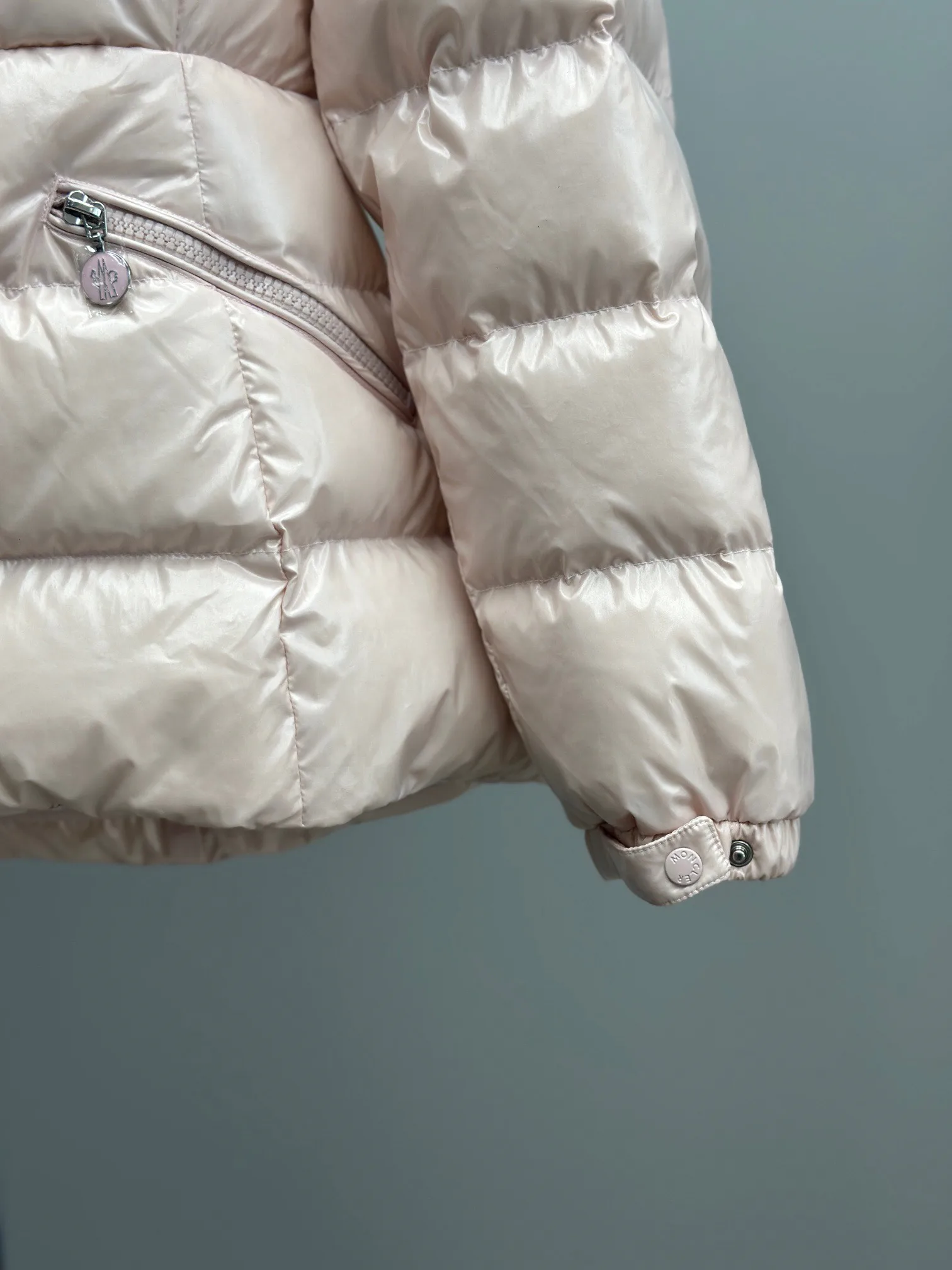 Women's Jackets And Down Jackets MONCLER 17913960