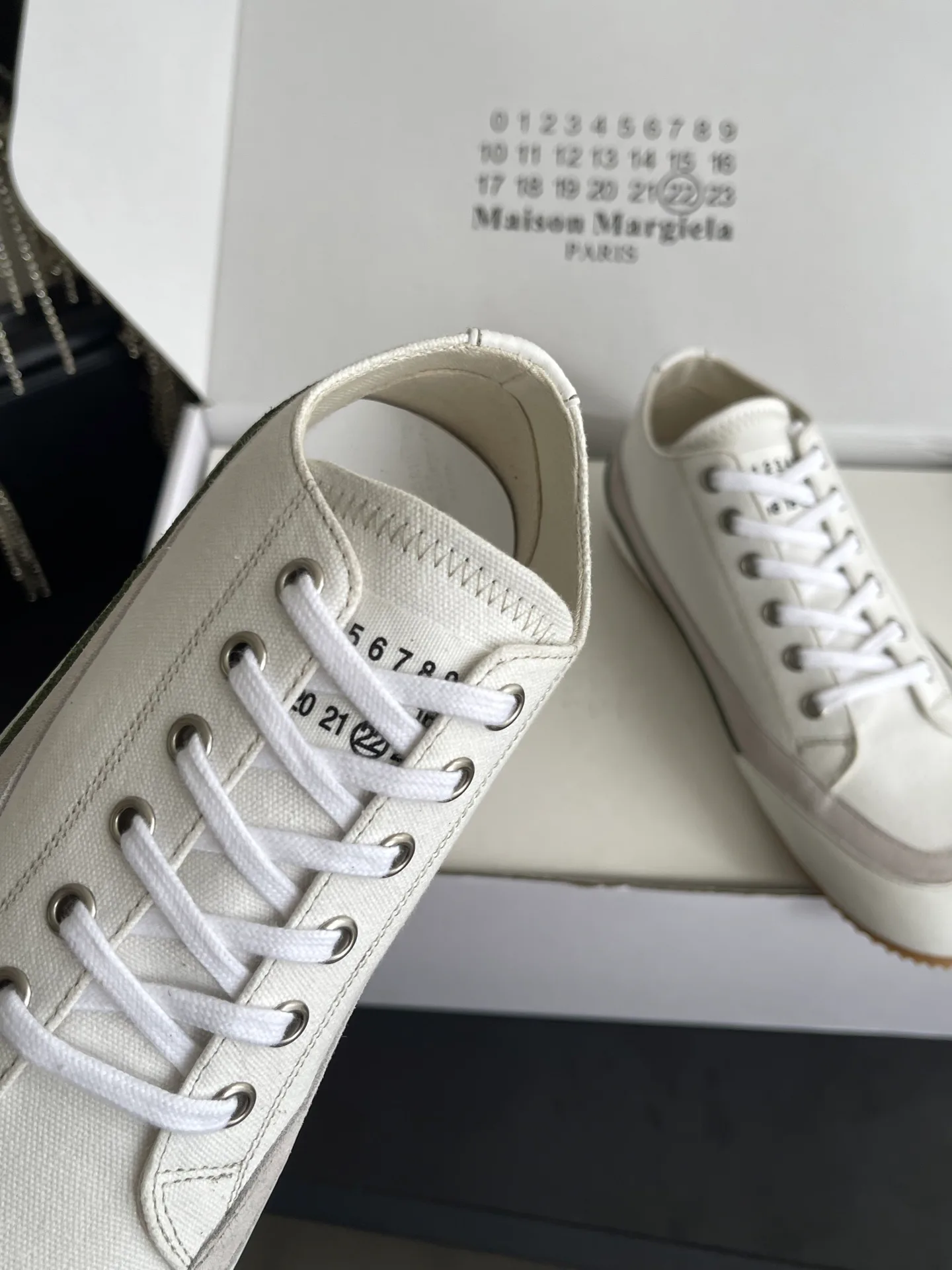 Women's Sneakers MAISON MARGIELA 17554409