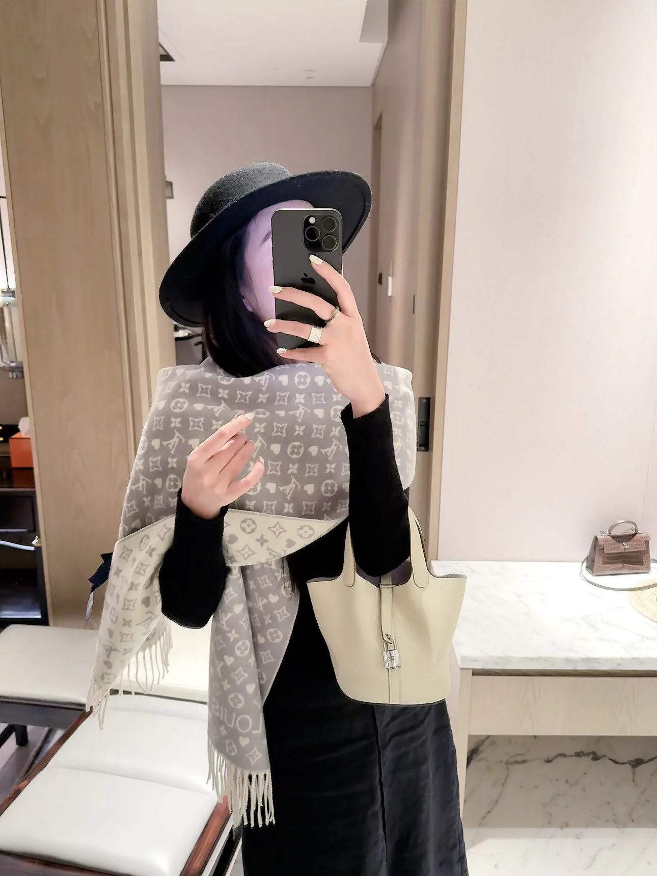 Scarves LOUIS VUITTON 18450152