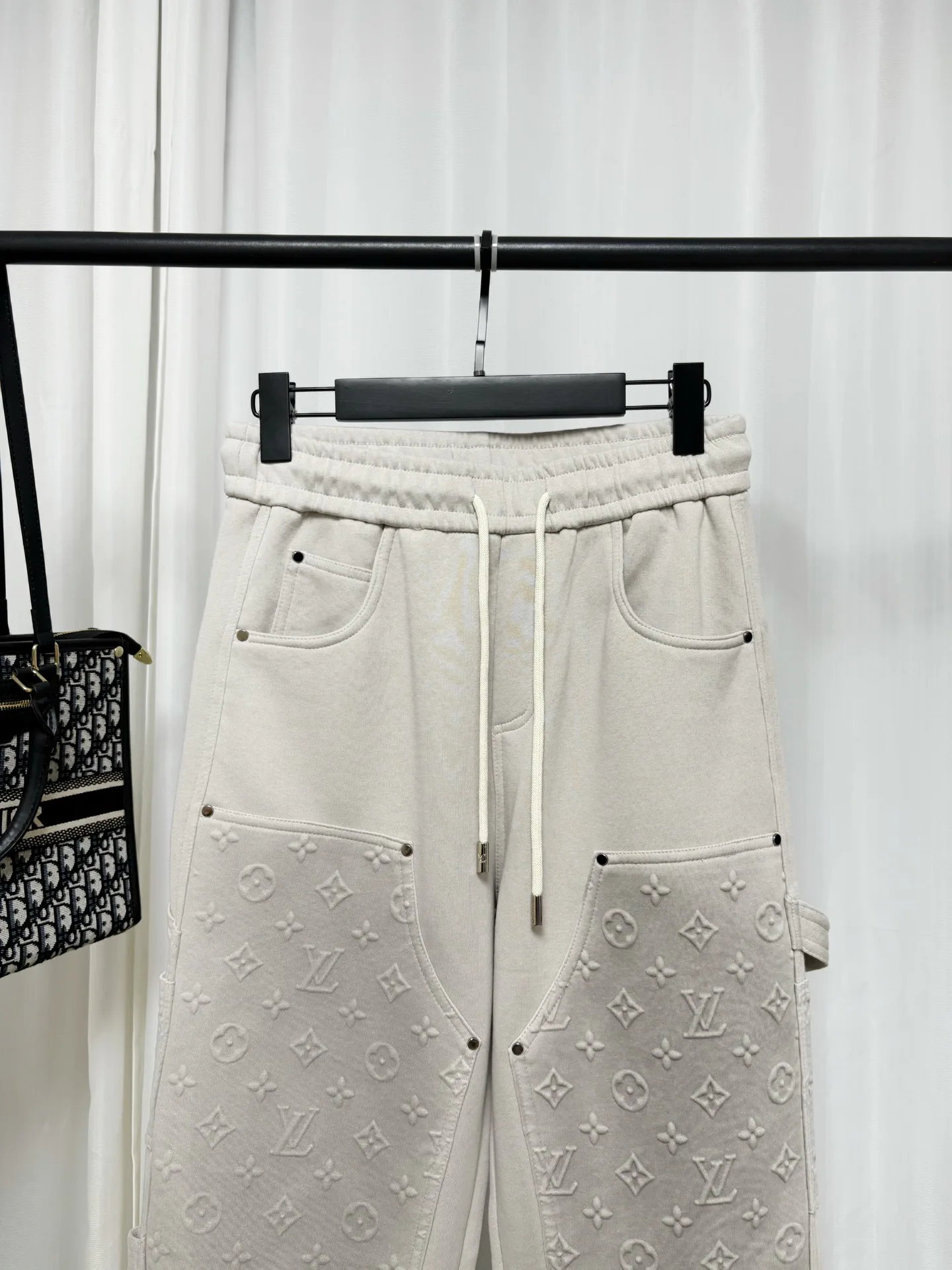 Men's Trousers LOUIS VUITTON 18179175