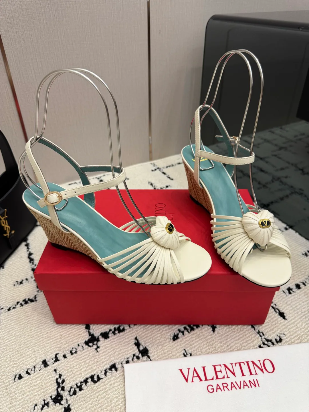 Women's Open-Toe Sandals VALENTINO 18049001