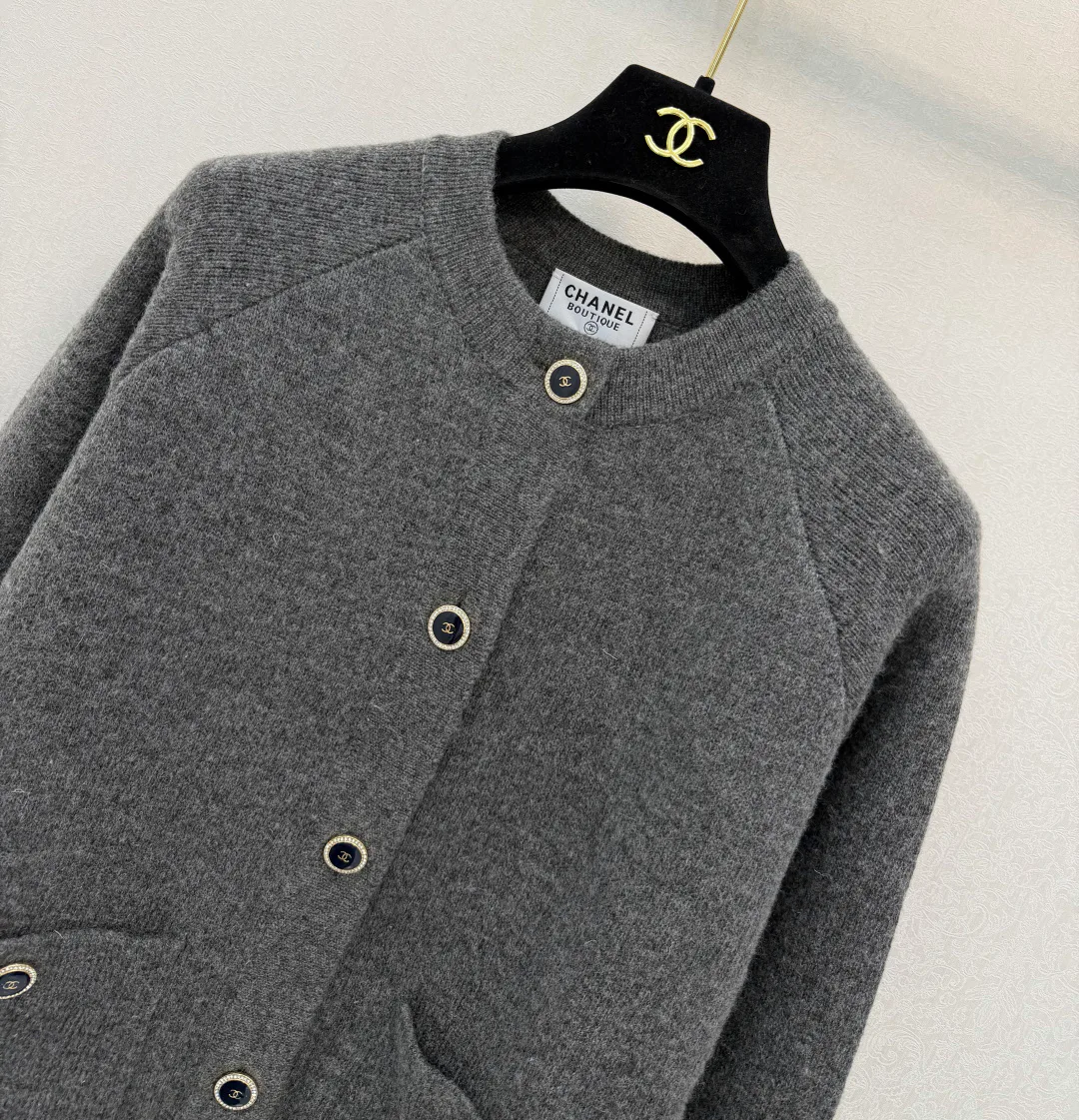 Women's Jumpers And Sweaters CHANEL 18305758