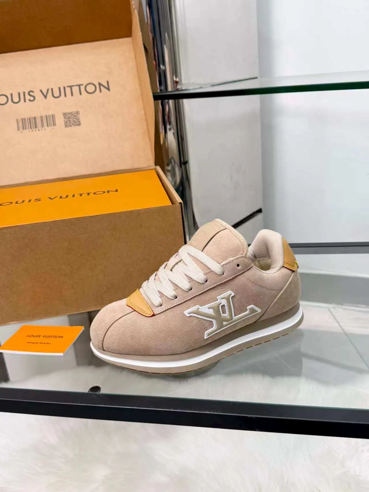 Women's Sneakers LOUIS VUITTON 18417398