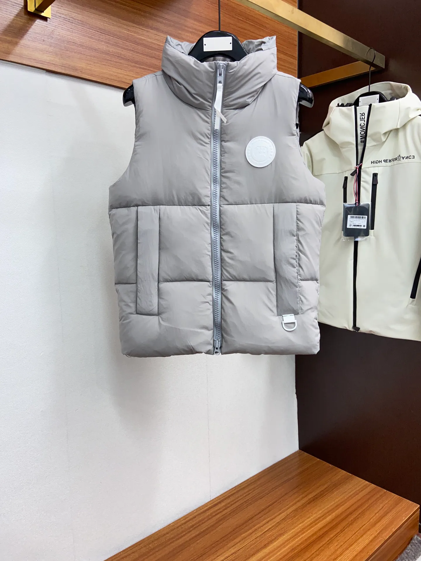 Жилеты Мужские Canada Goose 18684499
