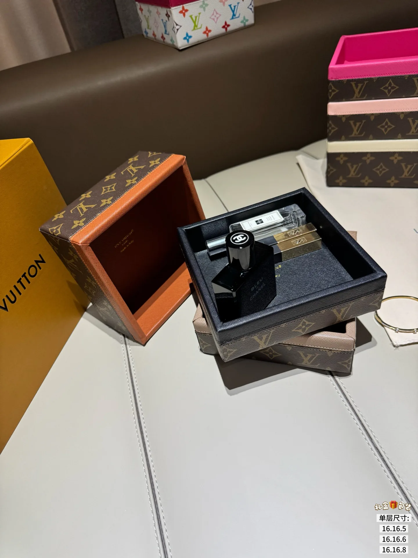 Textiles LOUIS VUITTON 17907241