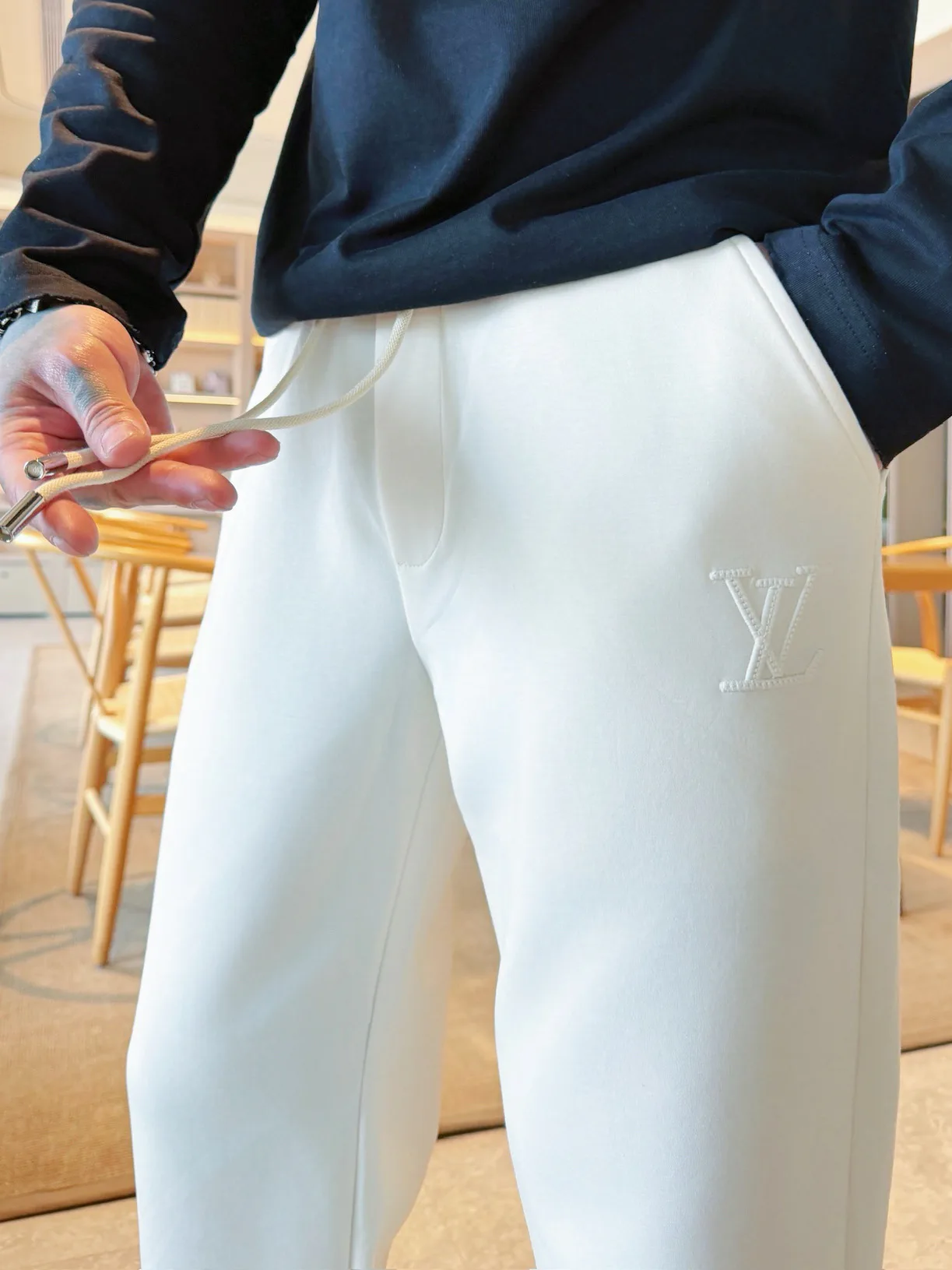 Men's Trousers LOUIS VUITTON 18345758