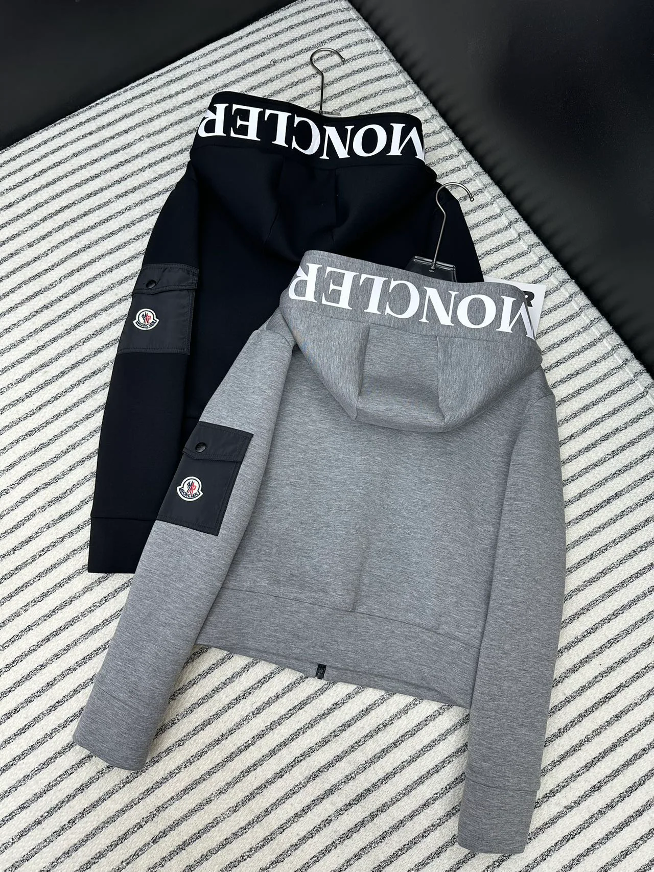 Women's Jackets And Down Jackets MONCLER 17898979