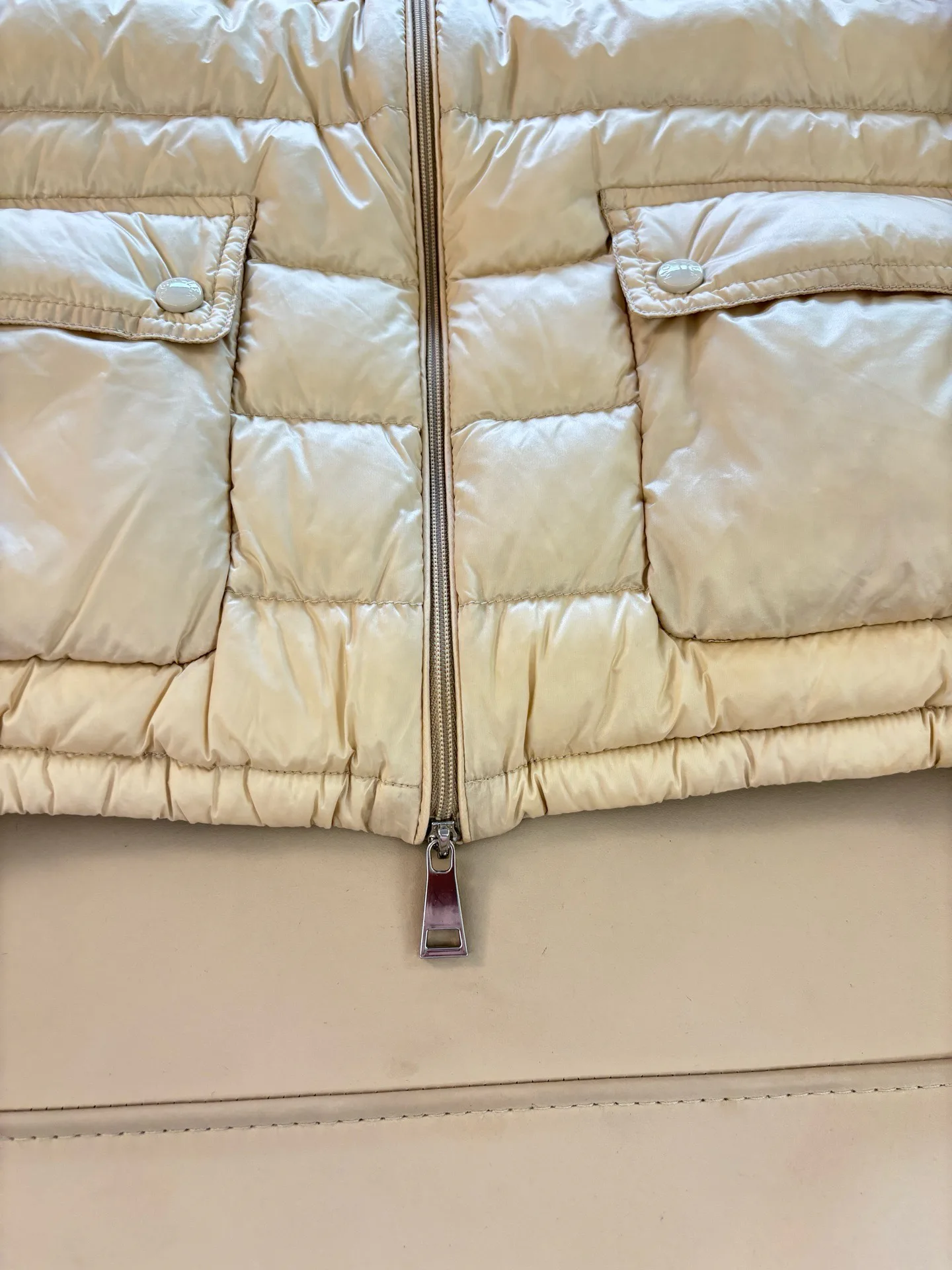 Women's Jackets And Down Jackets MONCLER 17973765