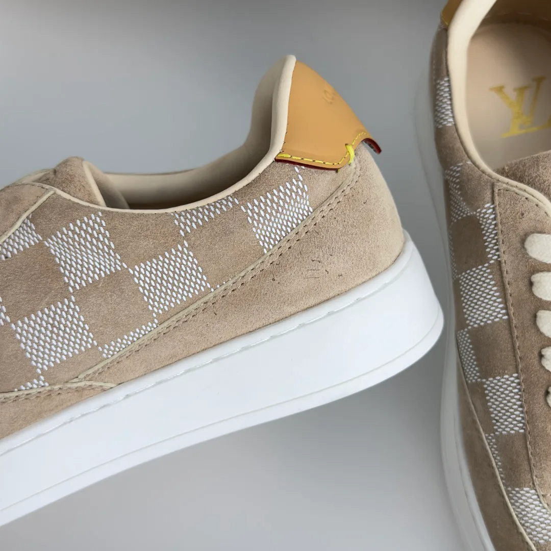 Women's Sneakers LOUIS VUITTON 17950377