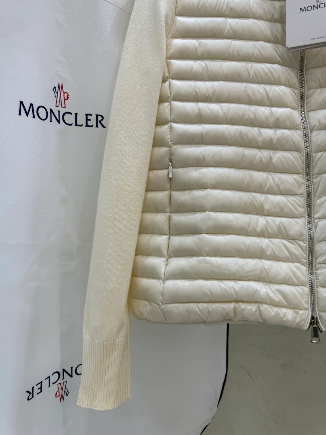 Women's Jackets And Down Jackets MONCLER 17918887