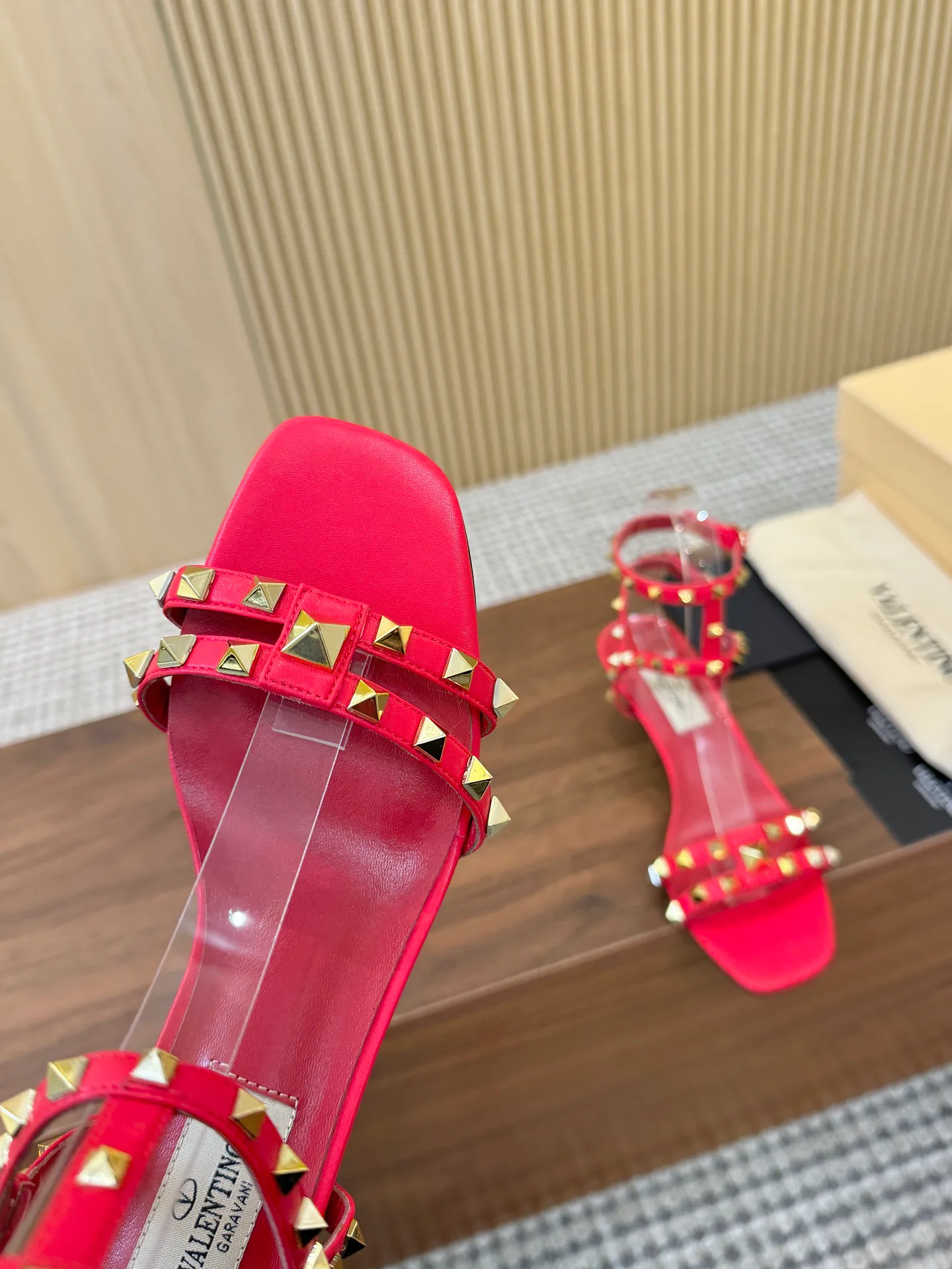 Women's Open-Toe Sandals VALENTINO 17411470