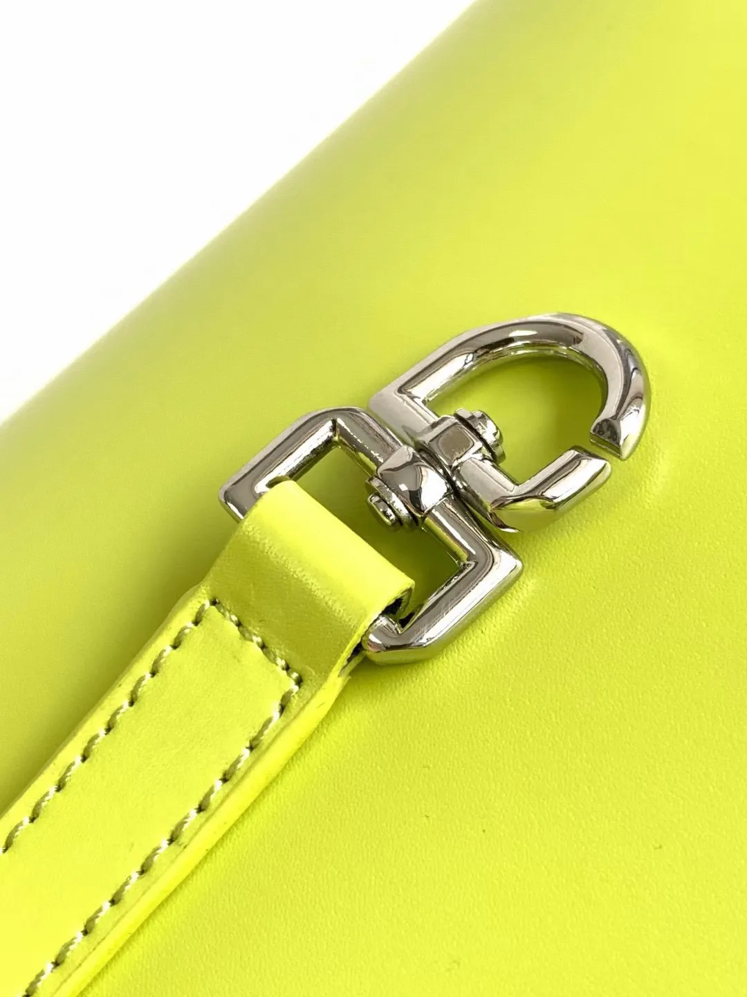 Women's Classic Handbags GIVENCHY 18452630