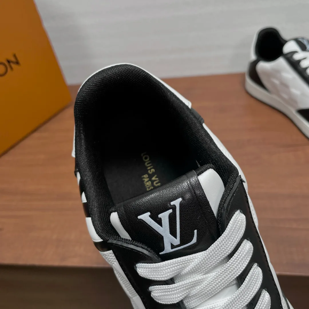 Men's Sneakers LOUIS VUITTON 18197827