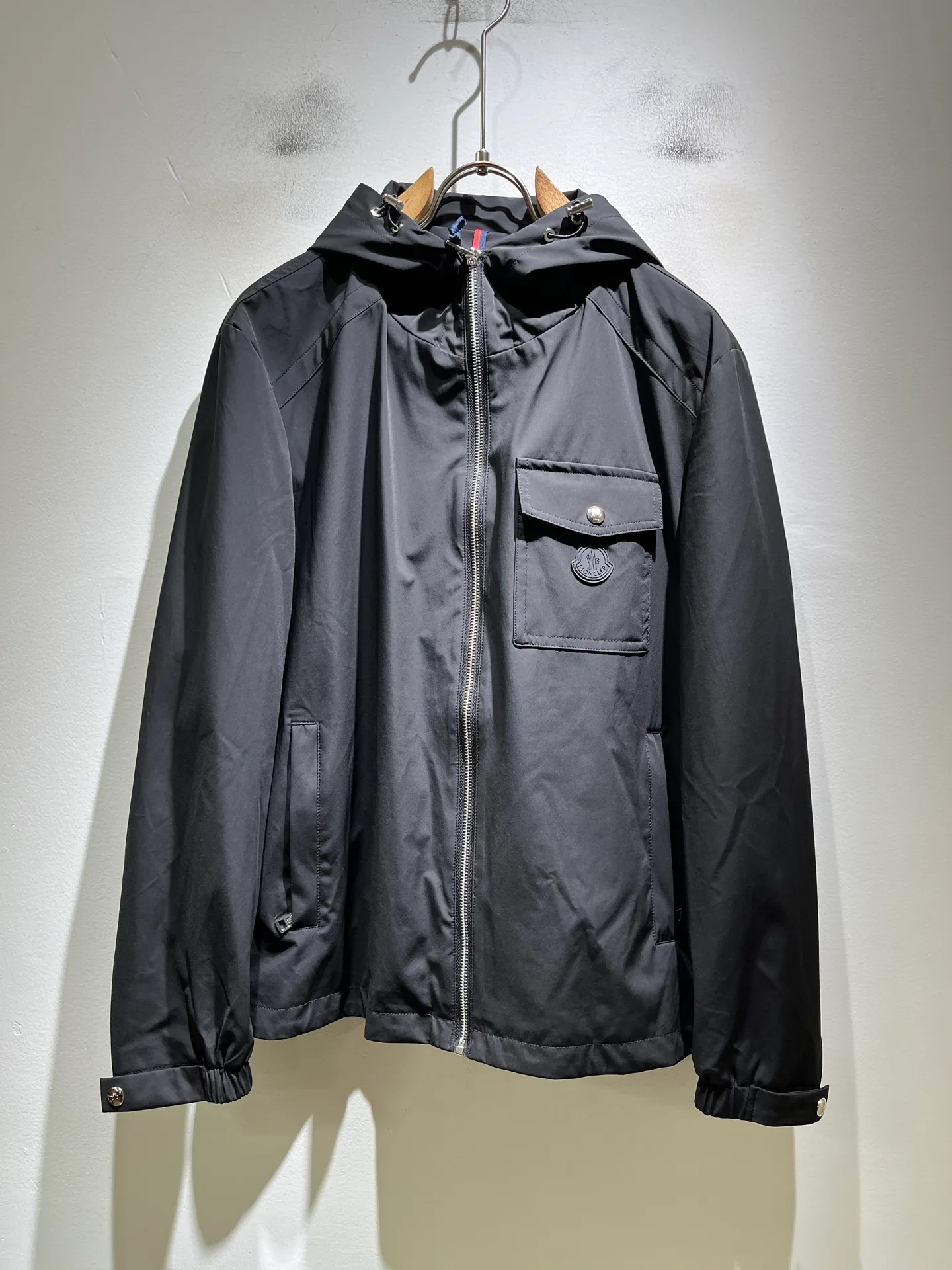 Men's Jackets And Down Jackets MONCLER 18495700