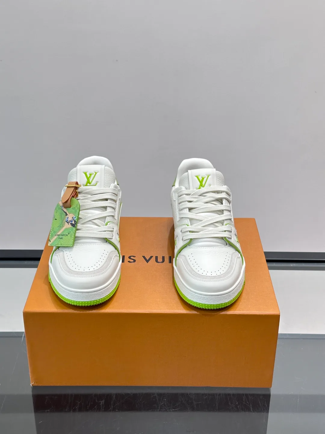 Men's Sneakers LOUIS VUITTON 17811168