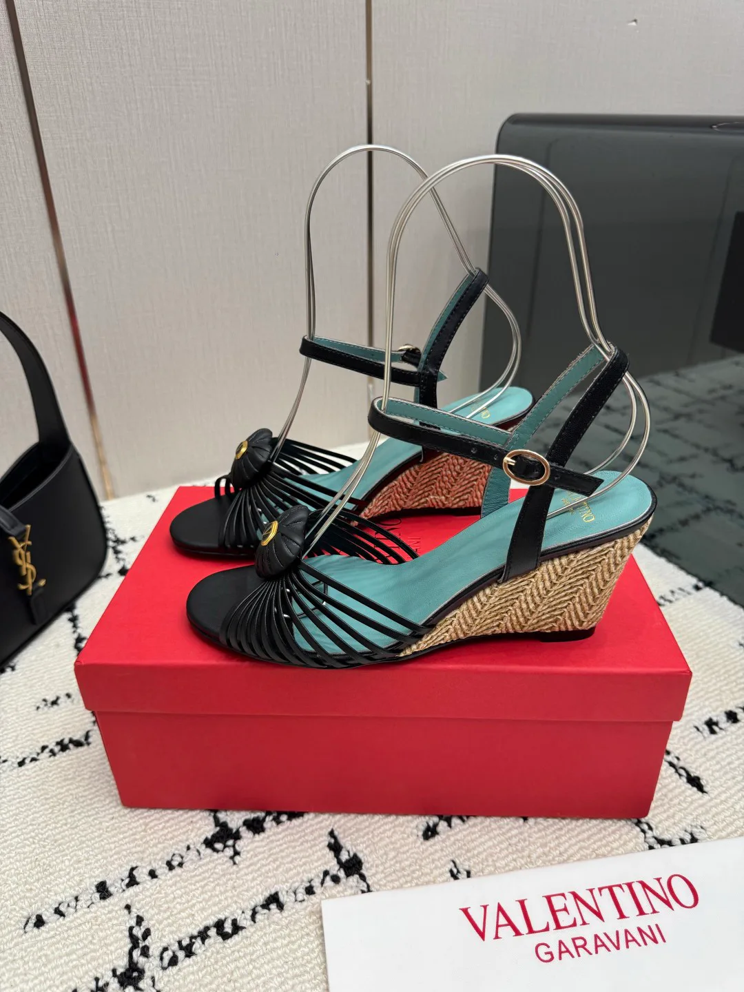 Women's Open-Toe Sandals VALENTINO 18049003
