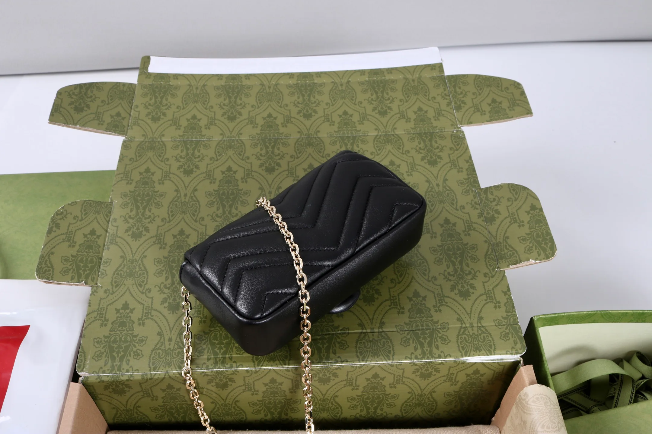 Women's Classic Handbags GUCCI 18005069