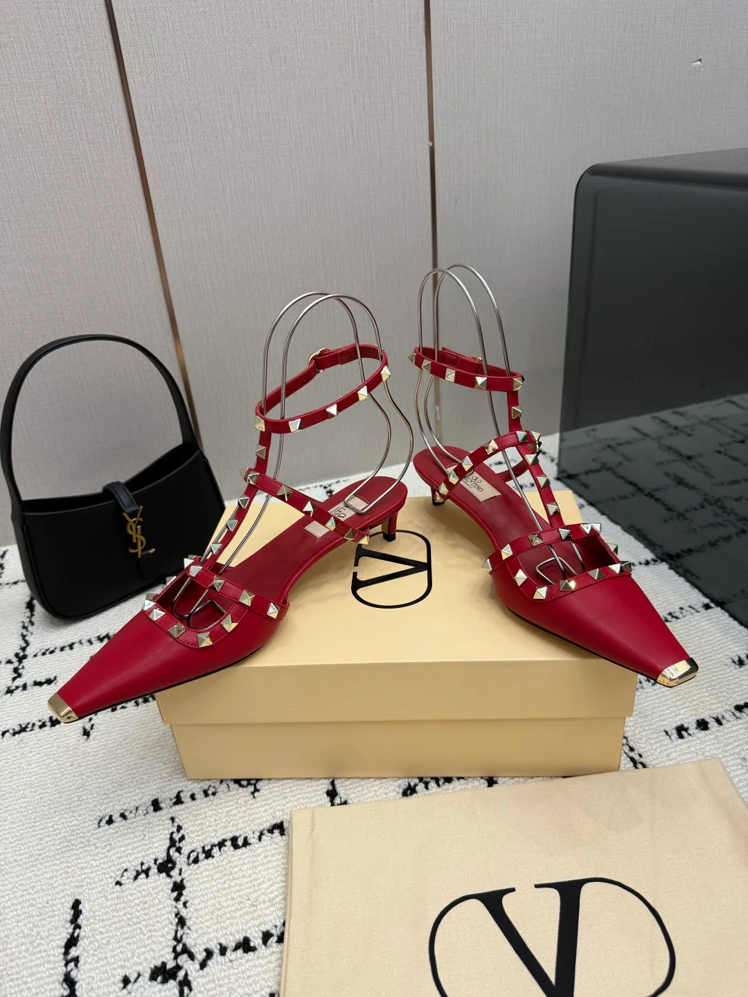 Women's Open-Toe Sandals VALENTINO 17594511