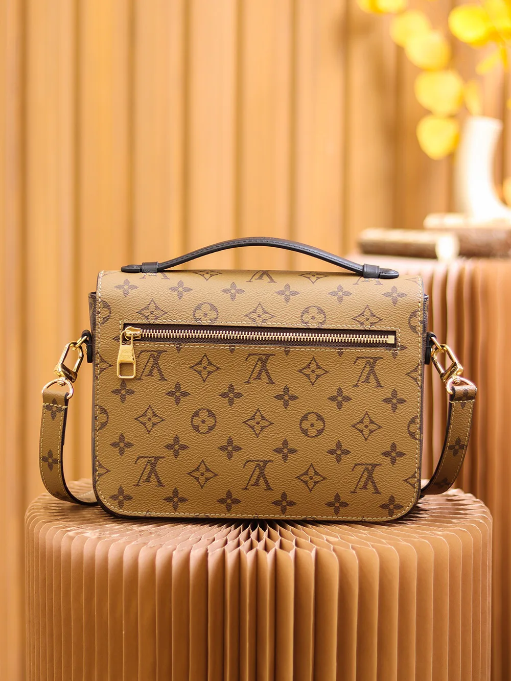 Women's Classic Handbags LOUIS VUITTON 17882290