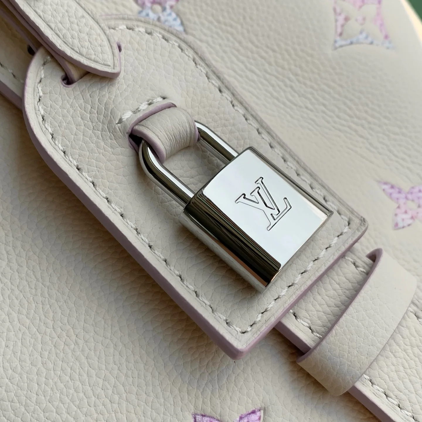 Women's Classic Handbags LOUIS VUITTON 18147483