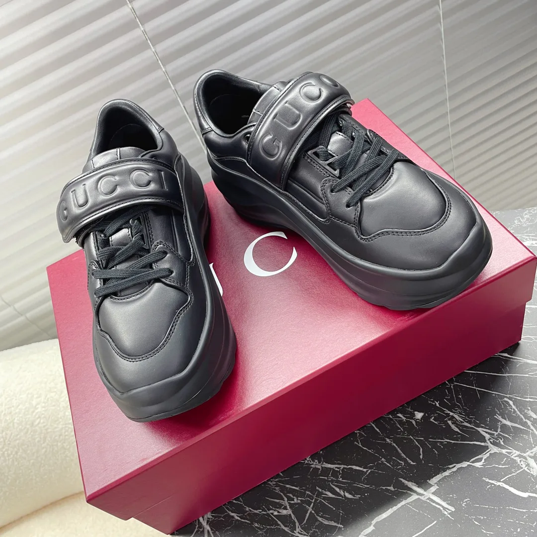Women's Sneakers GUCCI 17852013