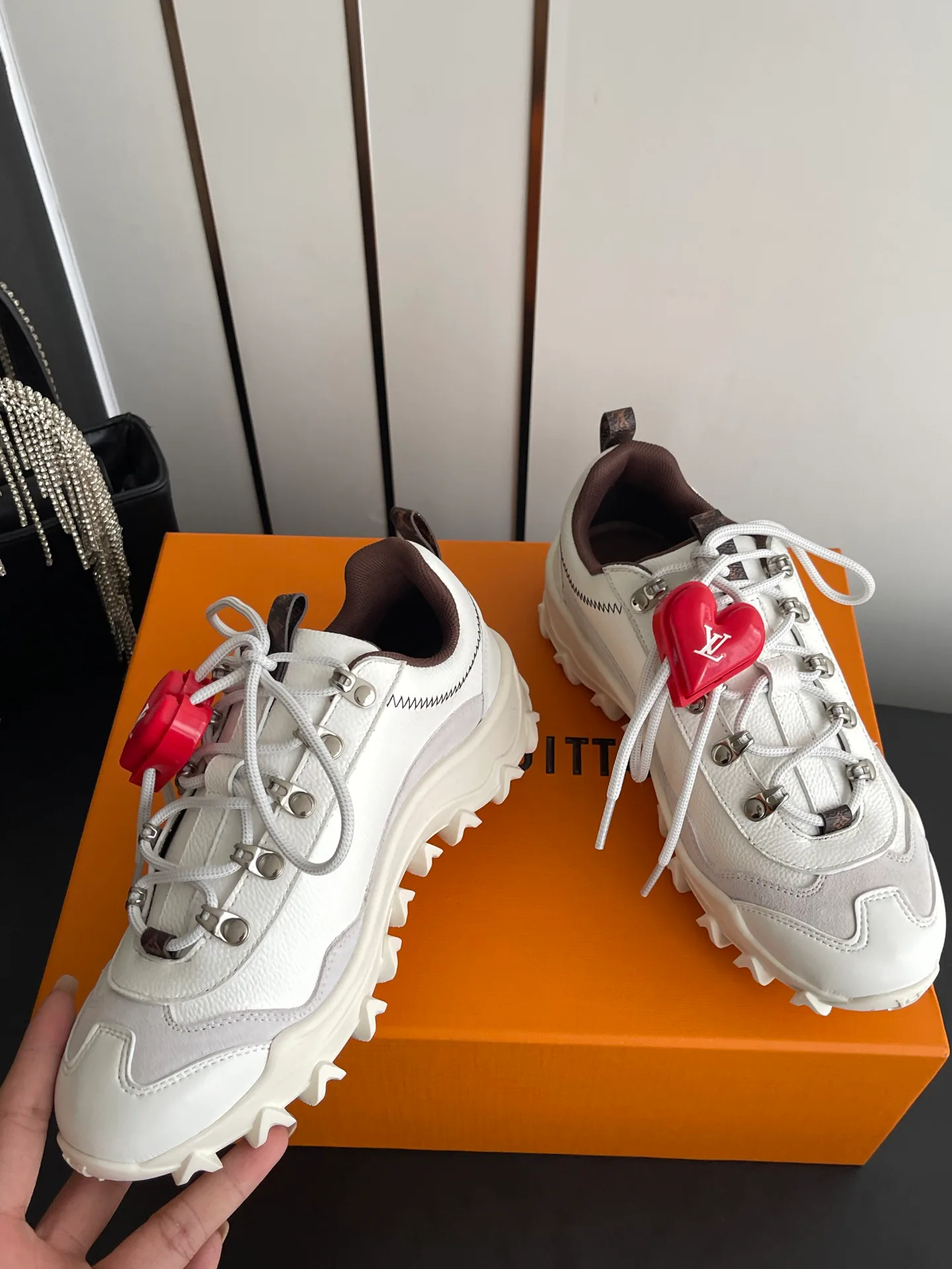 Women's Sneakers LOUIS VUITTON 17554381