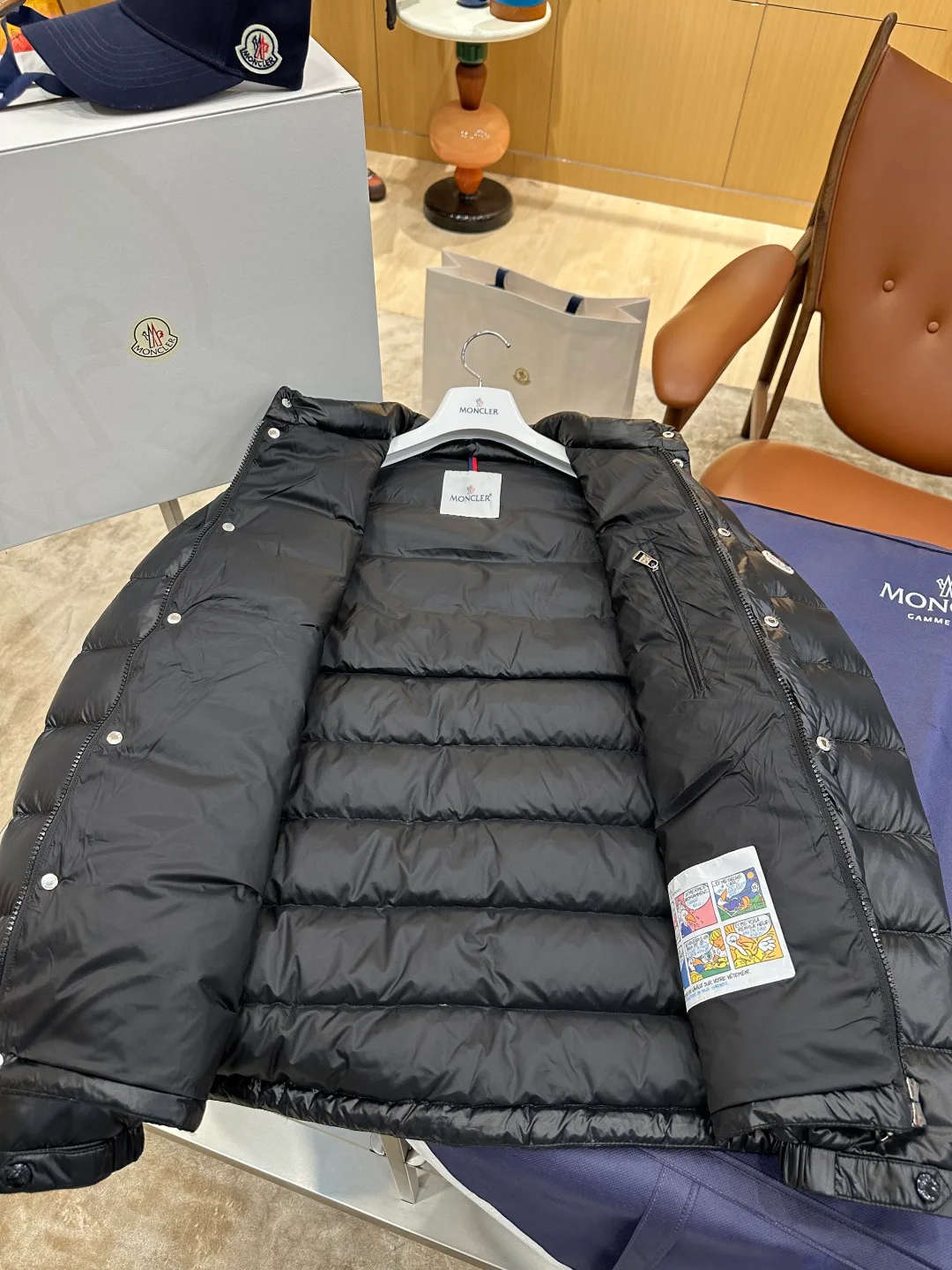 Men's Jackets And Down Jackets MONCLER 18260879