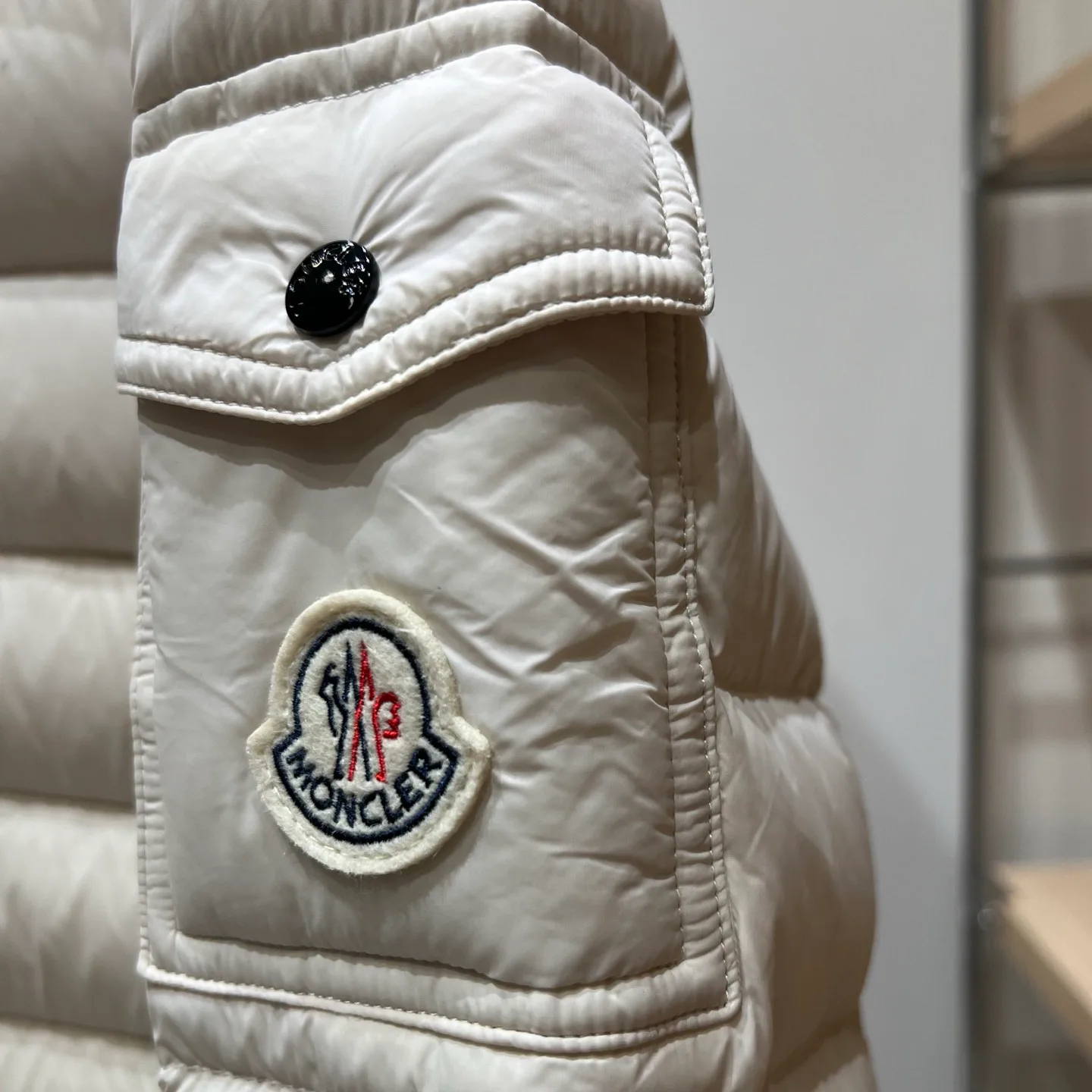 Women's Jackets And Down Jackets MONCLER 18336958
