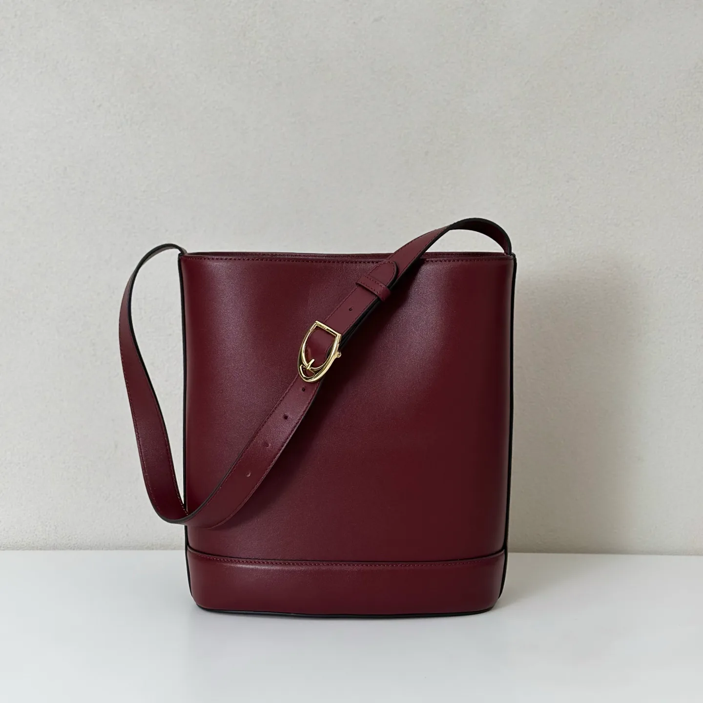 Women's Classic Handbags GUCCI 18310177