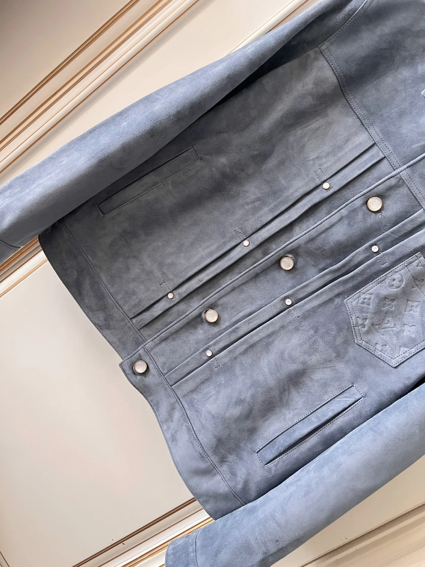 Women's Leather Jackets And Sheepskin Coats LOUIS VUITTON 18409015
