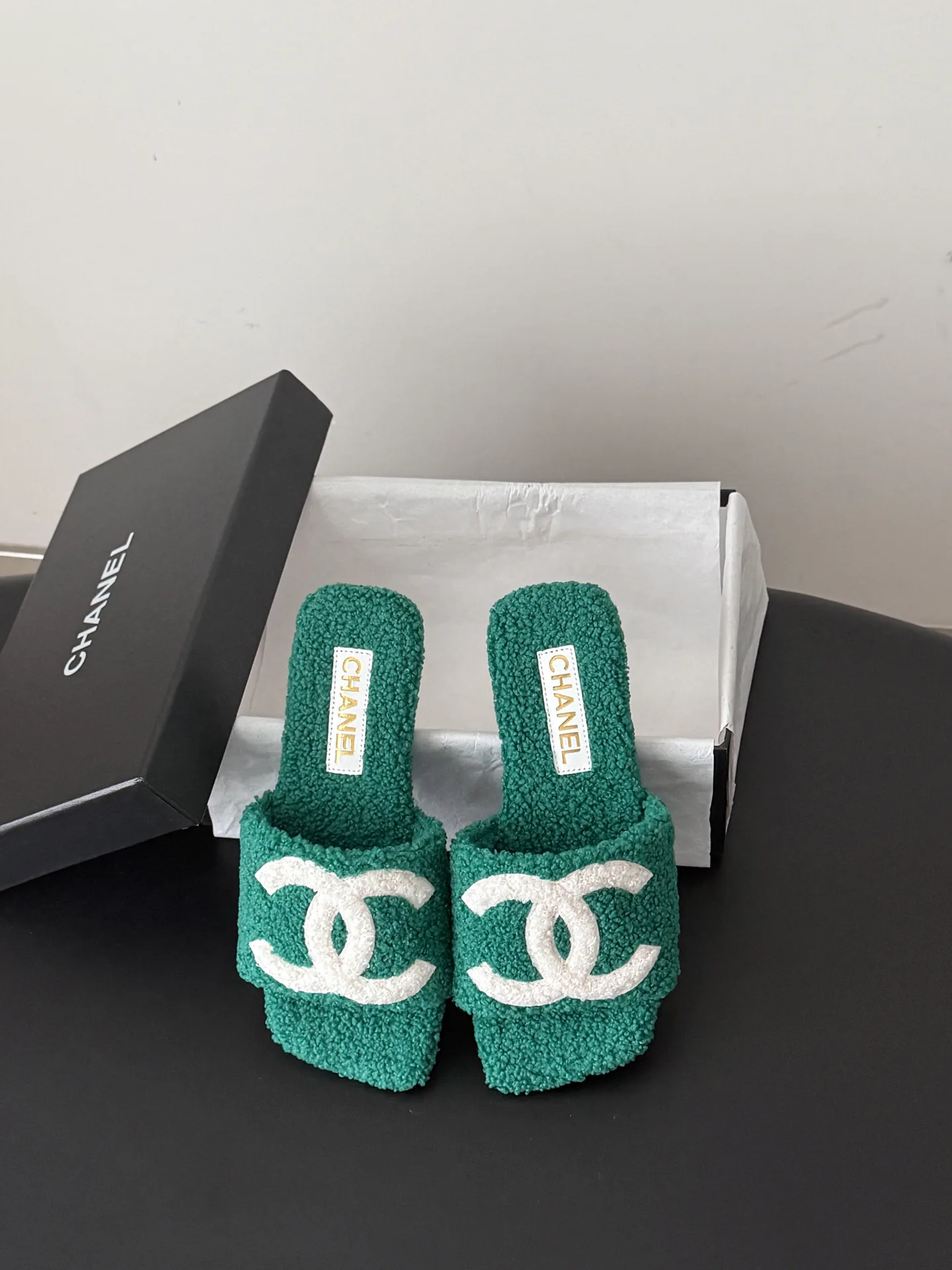 Women's Slippers CHANEL 18154262