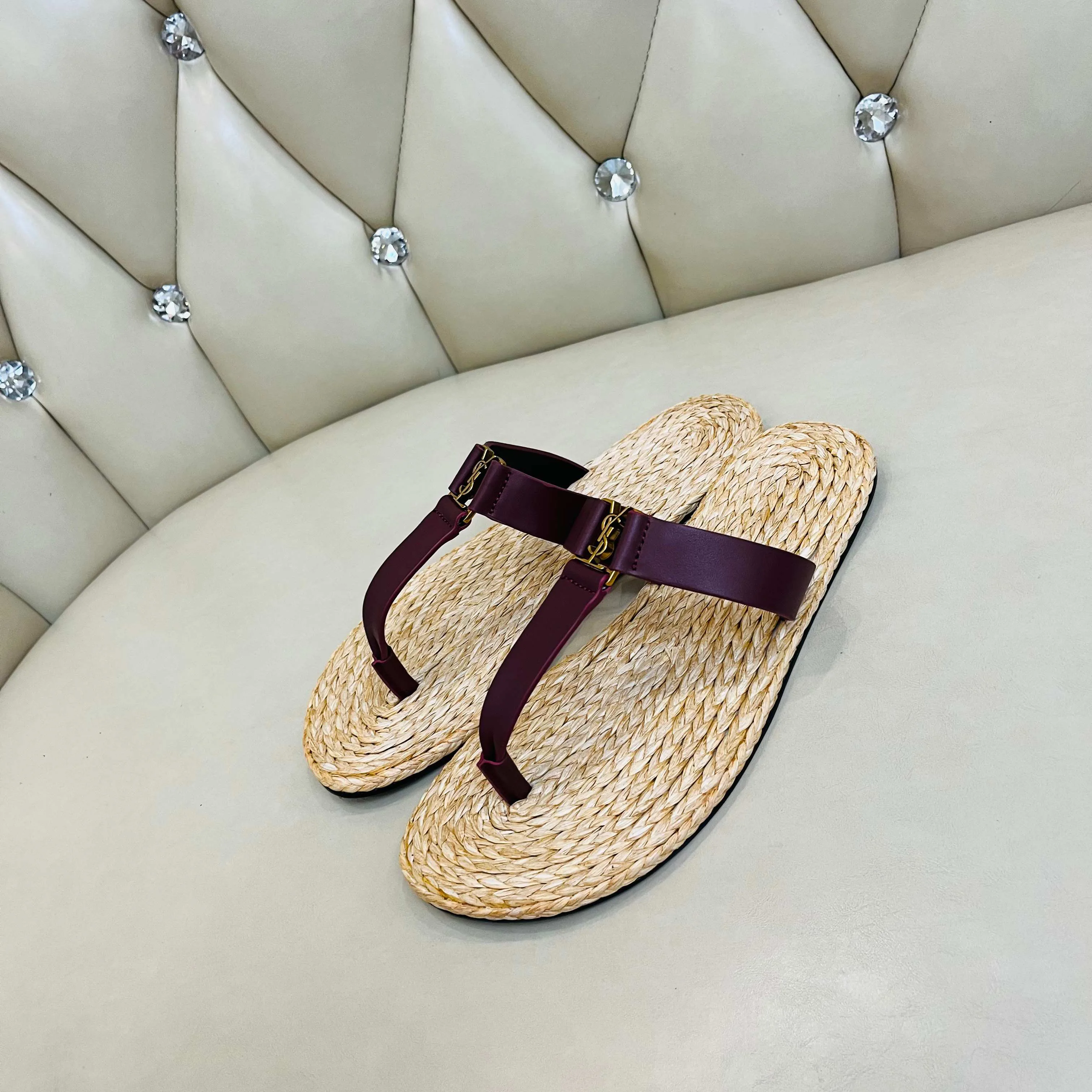 Women's Flip-Flops SAINT LAURENT 18083990