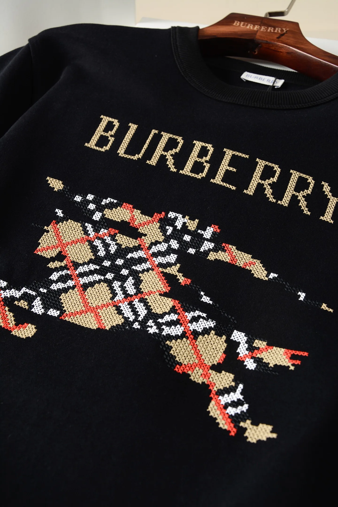 Women's Sweatshirts And Hoodies BURBERRY 18141383