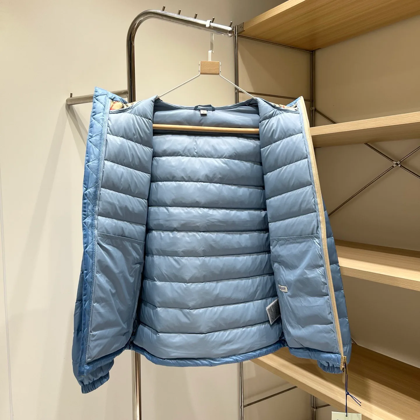 Women's Jackets And Down Jackets BURBERRY 18110900