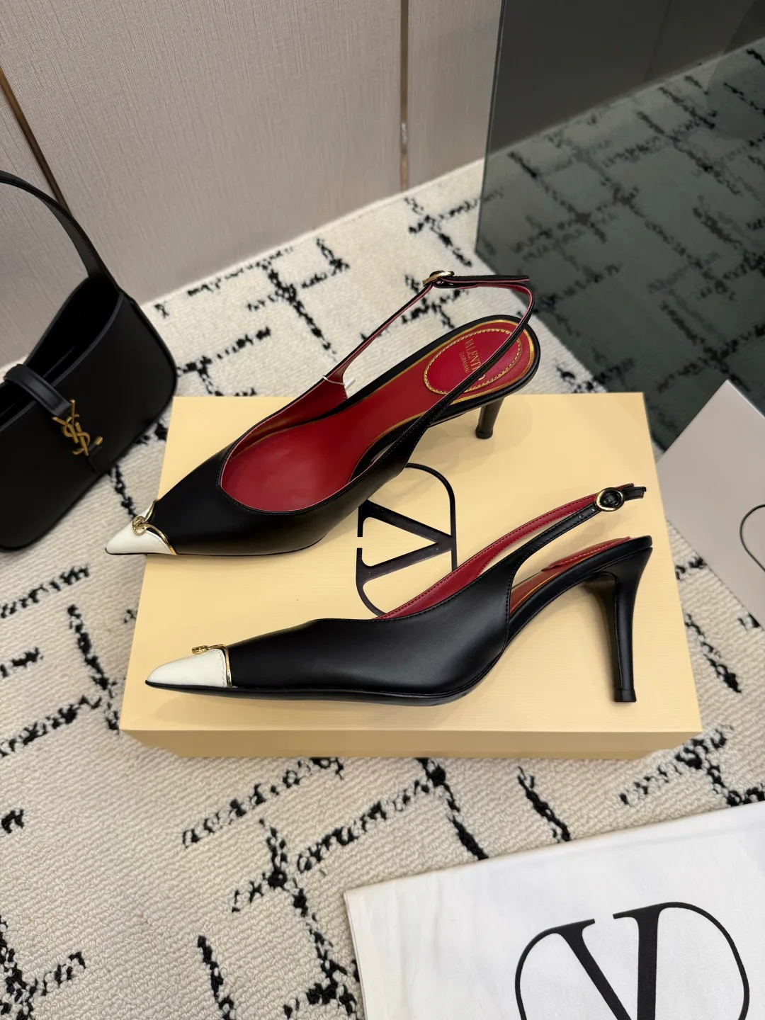 Women's Heels VALENTINO 17937579