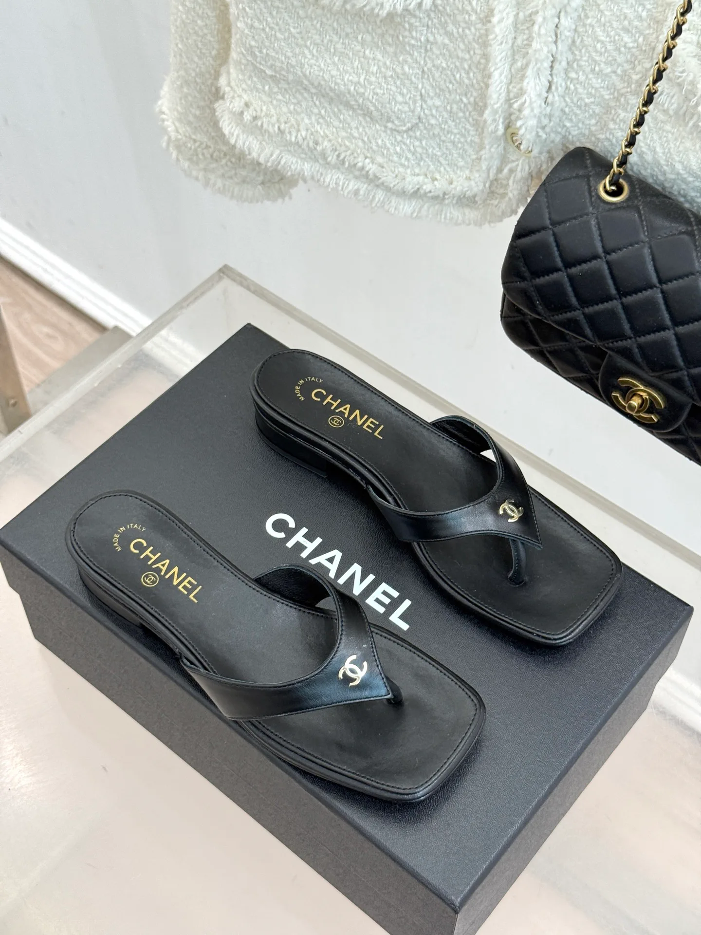Women's Flip-Flops CHANEL 17724126