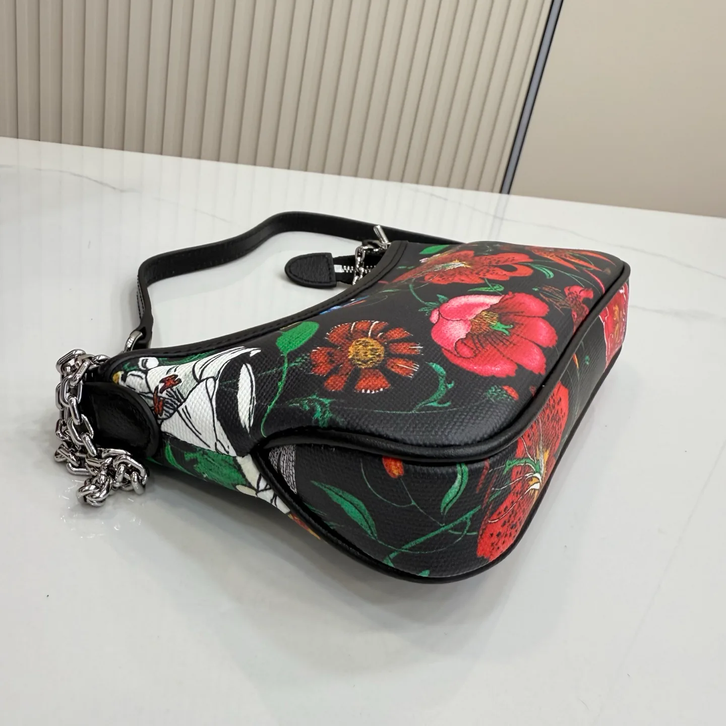 Women's Shoulder Bags GUCCI 17904056