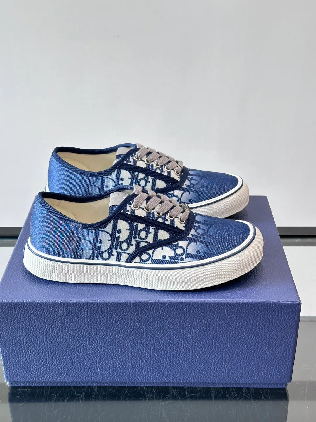 Women's Sneakers CHRISTIAN DIOR 17649811
