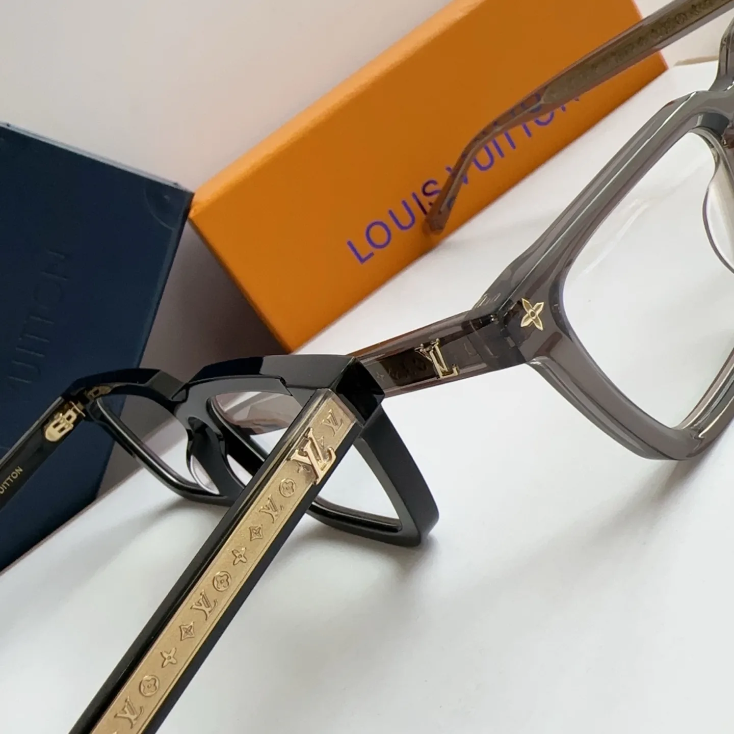 Glasses LOUIS VUITTON 17366464