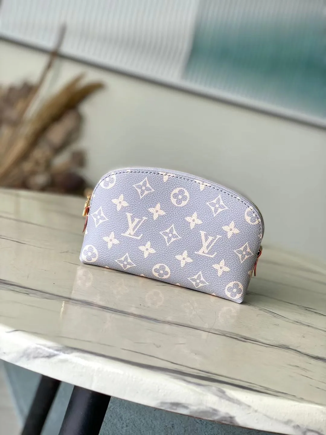 Women's Clutches LOUIS VUITTON 18227603