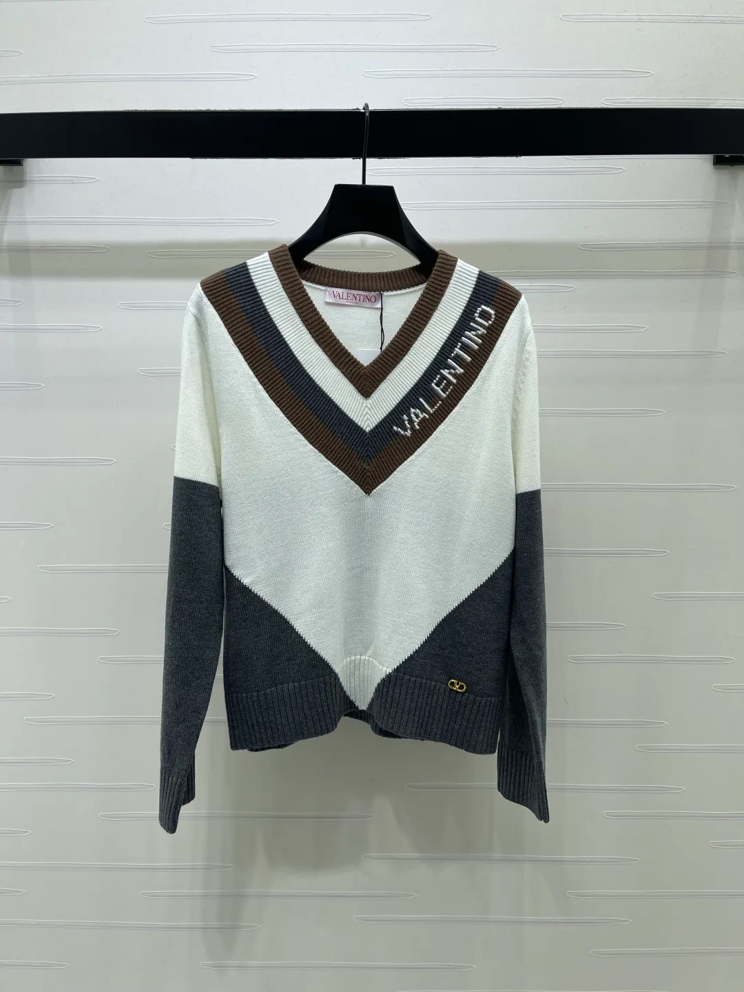 Women's Jumpers And Sweaters VALENTINO 18140974